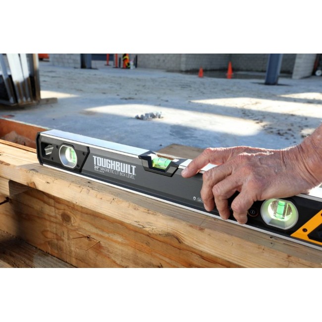 Toughbuilt mágneses vízmérték 120 cm - TB-H2-L-M120LH-M - Vízmérték digitális és alumínium Toughbuilt mágneses vízmérték 120 cm - TB-H2-L-M120LH-M - Vízmérték digitális és alumínium